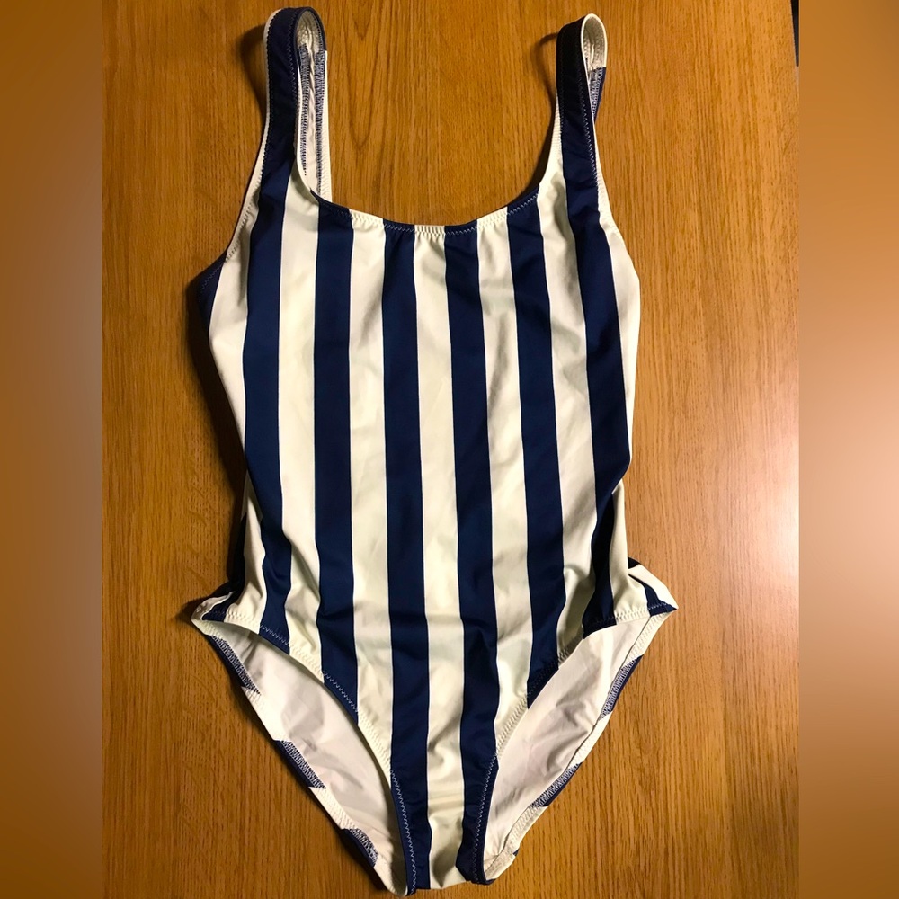One piece swimsuit
Navy and white stripe